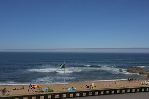 Liiiving-Luxury Beachfront Apartment III