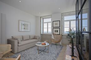 Liiiving-Luxury Beachfront Apartment III
