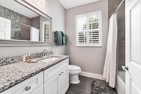 Victoria's Windsor Hills Condo 3 Bedroom Condo by Redawning