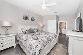 Victoria's Windsor Hills Condo 3 Bedroom Condo by Redawning