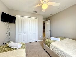 Fun At Paradise Palms 6 Bedroom Home by Redawning