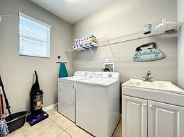 Fun At Paradise Palms 6 Bedroom Home by Redawning