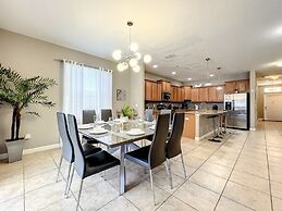 Fun At Paradise Palms 6 Bedroom Home by Redawning