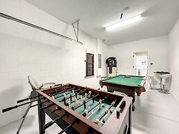 Fun At Paradise Palms 6 Bedroom Home by Redawning