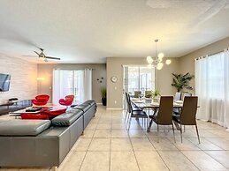 Fun At Paradise Palms 6 Bedroom Home by Redawning