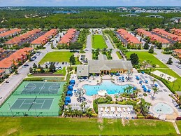 Fun At Paradise Palms 6 Bedroom Home by Redawning