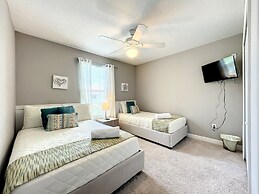 Fun At Paradise Palms 6 Bedroom Home by Redawning