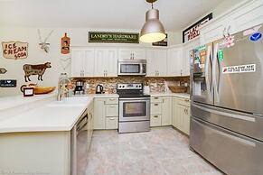 Happy Days At Calabay Parc 5 Bedroom Home by Redawning