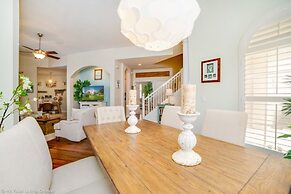 Happy Days At Calabay Parc 5 Bedroom Home by Redawning