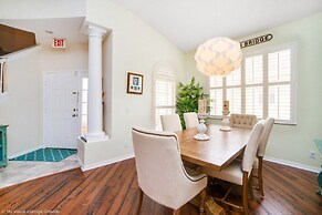 Happy Days At Calabay Parc 5 Bedroom Home by Redawning