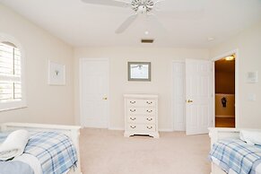 Happy Days At Calabay Parc 5 Bedroom Home by Redawning