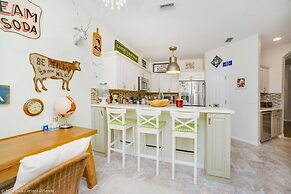 Happy Days At Calabay Parc 5 Bedroom Home by Redawning