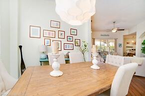 Happy Days At Calabay Parc 5 Bedroom Home by Redawning