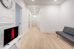 Beautiful Private Bedroom in Mile-End