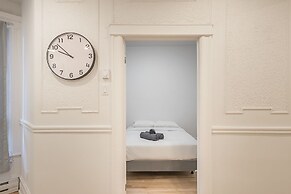 Beautiful Private Bedroom in Mile-End