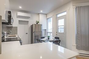 Beautiful Private Bedroom in Mile-End