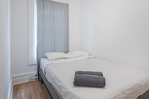 Beautiful Private Bedroom in Mile-End