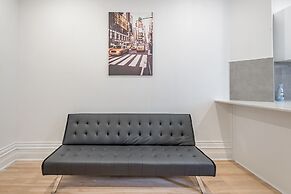 Beautiful Private Bedroom in Mile-End