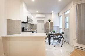 Beautiful Private Bedroom in Mile-End