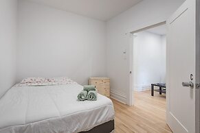 Beautiful Private Bedroom in Mile-End