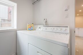 Beautiful Private Bedroom in Mile-End