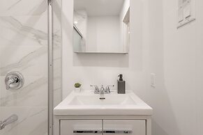 Beautiful Private Bedroom in Mile-End