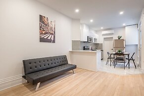 Beautiful Private Bedroom in Mile-End
