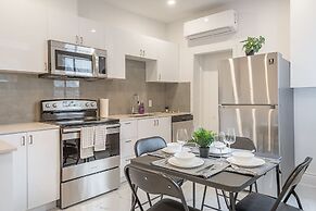 Beautiful Private Bedroom in Mile-End