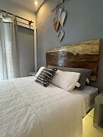 Johnny's Place Hotel