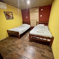 Johnny's Place Hotel