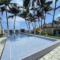 Johnny's Place Hotel