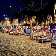 Johnny's Place Hotel