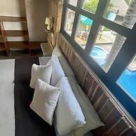 Johnny's Place Hotel