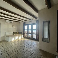 Johnny's Place Hotel