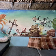 Johnny's Place Hotel