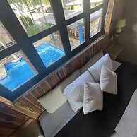 Johnny's Place Hotel