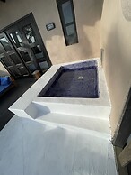 Johnny's Place Hotel