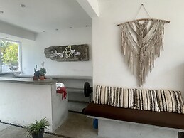 Johnny's Place Hotel