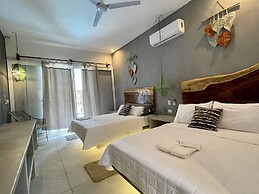 Johnny's Place Hotel