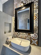 Johnny's Place Hotel