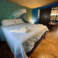 Johnny's Place Hotel