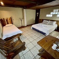 Johnny's Place Hotel