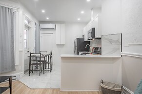 Cozy Private BR in the heart of Plateau