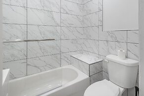 Cozy Private BR in the heart of Plateau