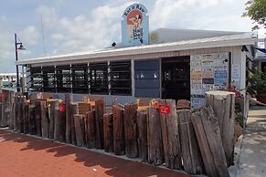 Windchime by Avantstay Walk to Duval Street Month Long Stays Only