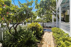 Lighthouse Villa by Avantstay Walk to Southernmost Point w/ Private Po