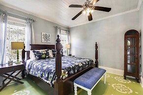 Lighthouse Villa by Avantstay Walk to Southernmost Point w/ Private Po