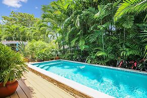 Serenity by Avantstay Guest House in Old Town w/ Shared Pool Month Lon