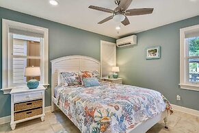 Serenity by Avantstay Guest House in Old Town w/ Shared Pool Month Lon