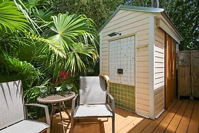 Serenity by Avantstay Guest House in Old Town w/ Shared Pool Month Lon